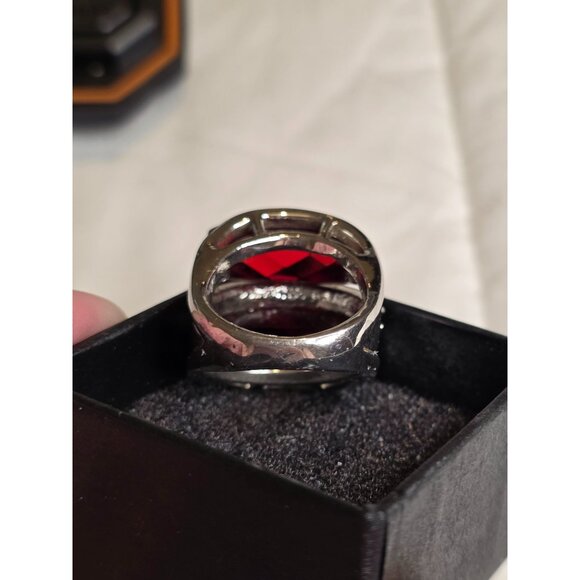 Cocktail Ring Red Multifaceted Glass & Rhinestones Rhodium Plated Size 6 - Picture 10 of 10